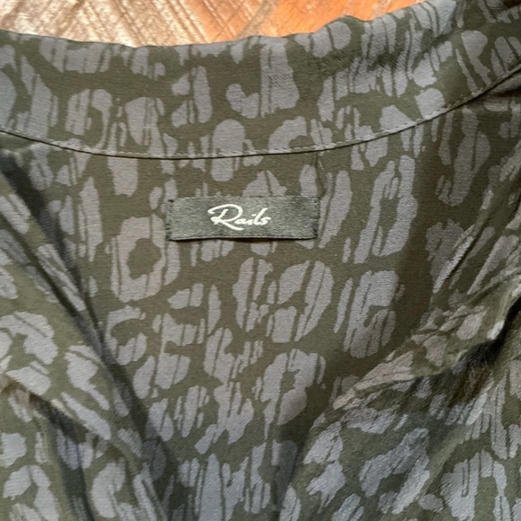 Rails Beatrice Dress in Charcoal Batik Cheetah Midi Shirt Dress Medium - Picture 8 of 11